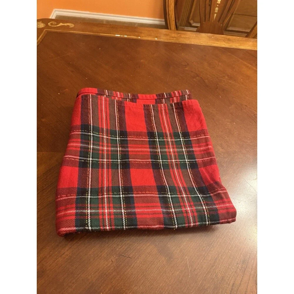 VTG Martha Stewart Everyday Tartan w/gold Christmas Tablecloth 47”x48” Red